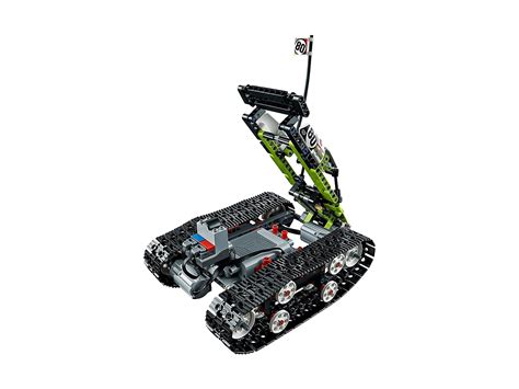 Zdjęcie zdalnie sterowanego ciągnika gąsienicowego z klocków Technic w akcji