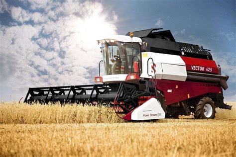 Zdjęcie kombajnu Rostselmash Vector 425 podczas prac żniwnych