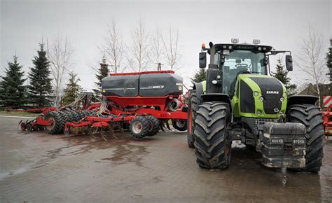 Ciągnik Claas Axion 960 z agregatem i siewnikiem Horsch Focus 6 TD do uprawy strip till