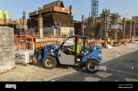 Thematic photo of a diesel forklift working on an outdoor construction site