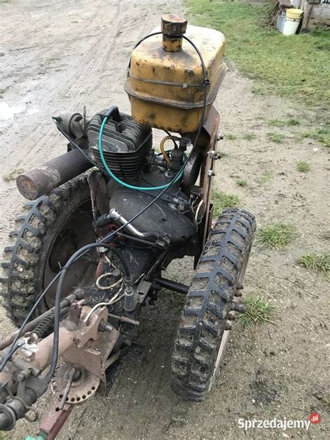 zdjęcie przykładowego traktorka SAM z silnikiem WSK 125 w akcji