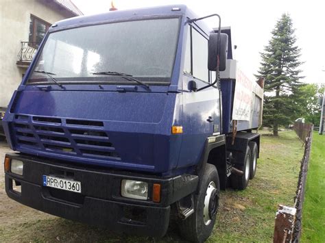 Wywrotka Steyr 6x4 na placu budowy