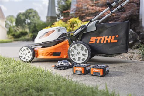 Infographic showing the durable polymer housing of a Stihl electric mower