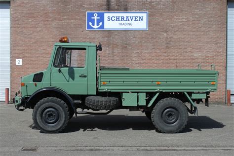 Mercedes Unimog U 435 prezentowany na targach Agritechnica z naciskiem na funkcje bezpieczeństwa.