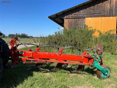 Tematyczne zdjęcie pługa Kverneland AB 85 w polu