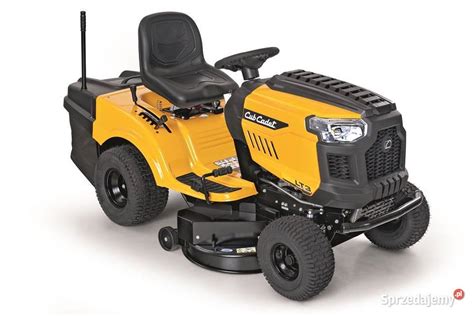 Zdjęcie dużego kosza na trawę traktorka Cub Cadet