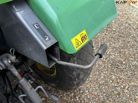 Traktor John Deere 3200 oferowany pod Płońskiem