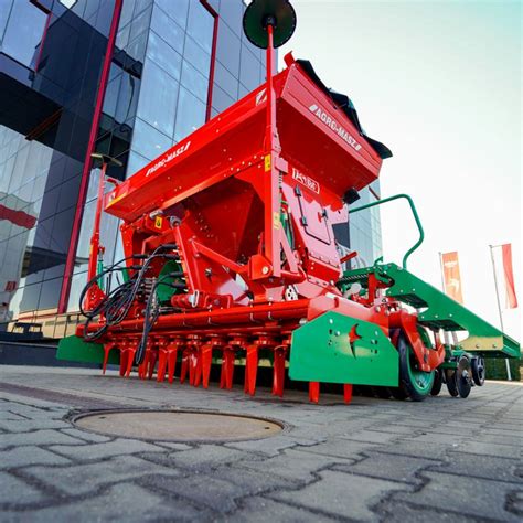 Thematic photo of AGRO-MASZ SR grain seeder working in a field