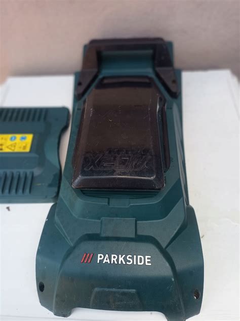 Zdjęcie kosiarki akumulatorowej Parkside 40 cm