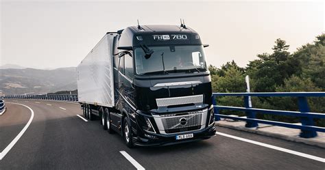 Widok z przodu Volvo FH16