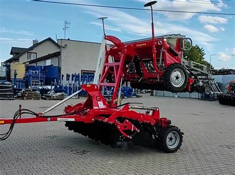 Zdjęcie agregatu Grano Shark 2.7 z wałem packera