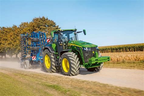 John Deere ciągniki serii 8R i 8RX, innowacje, rolnictwo precyzyjne