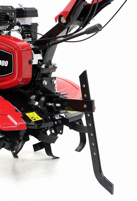 zdjęcie noży roboczych glebogryzarki HORTMASZ HGS 156 L w akcji
