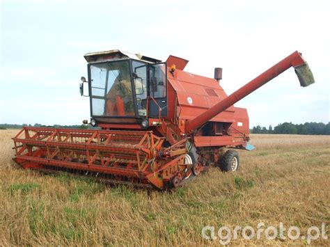 stare kombajny zbożowe Bizon Z050 i Z083