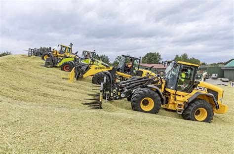 Zdjęcie różnych typów opon dostępnych dla ładowarek New Holland