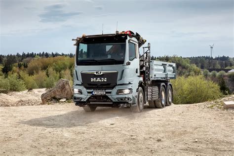 MAN TGE 3.200 4x4 z wywrotką trójstronną Meiller Trigenius