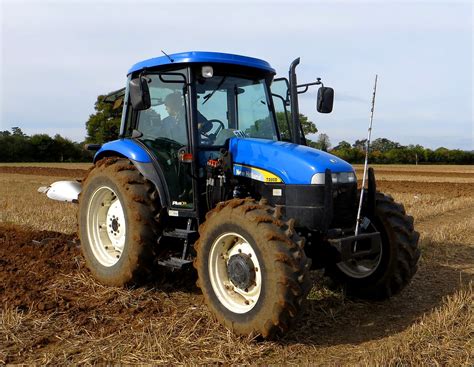 Technical drawing of New Holland TD80D dimensions