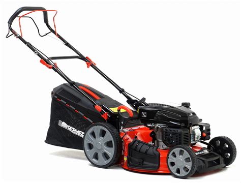 Kosiarka elektryczna Hortmasz GY5000 w akcji na trawniku