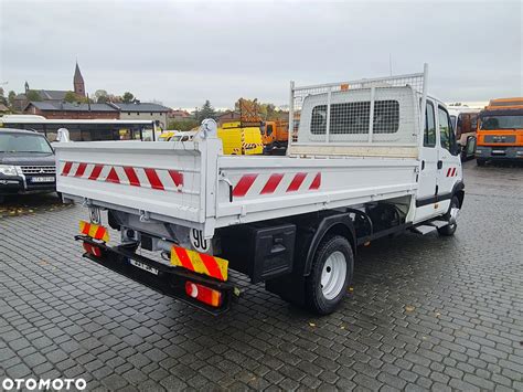 Renault Mascott w wersji wywrotka na budowie