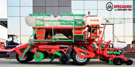 Siewnik pneumatyczny Agro-Tom SPH 6.0 w trakcie prezentacji polowej