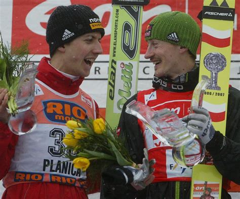 Simon Ammann i Adam Małysz w uścisku