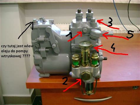 Schemat budowy pompy wtryskowej Ursus C-4011