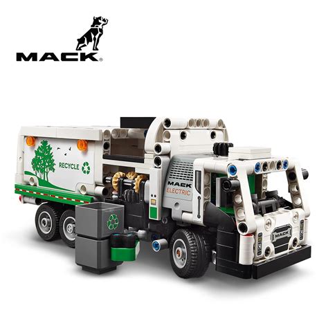 Zdjęcie przedstawiające gotowy model LEGO Technic Śmieciarka Mack LR Electric w scenerii miejskiej.