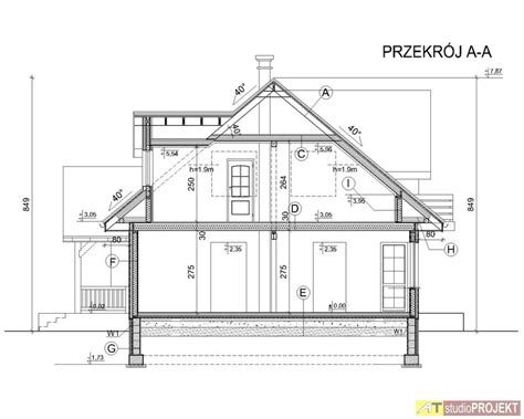 przekrój przez belkę opryskową ukazujący rury i dysze