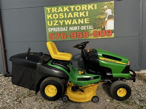 John Deere traktorek kosiarka spalinowa na dużym trawniku