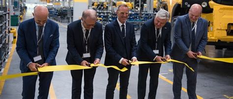 Fabryka New Holland w Płocku lub linia produkcyjna kombajnów/pras