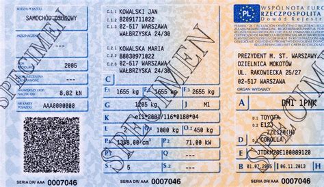 Zdjęcie dokumentów rejestracyjnych ciągnika