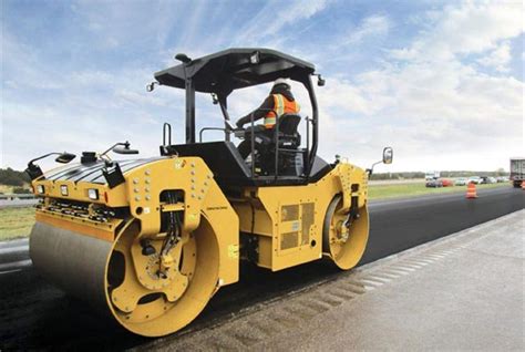 Photo of a person taking a practical training course on a road roller