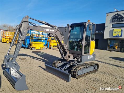 Minikoparka Volvo ECR25D/ECR27 w pracy
