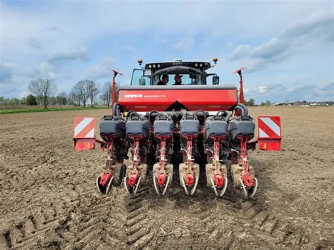siewnik Horsch Maestro TX w pozycji transportowej