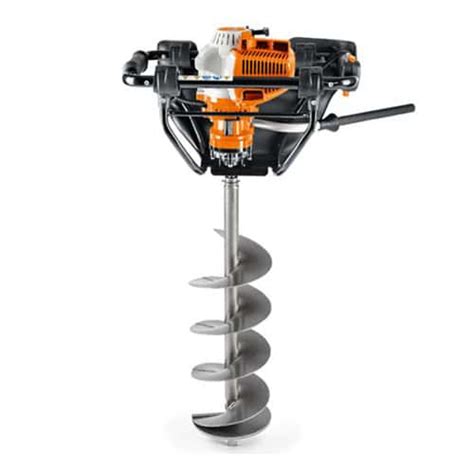 Profesjonalny świder glebowy STIHL BT 131 w akcji