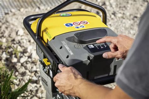 Ubijak akumulatorowy Wacker Neuson AS60e z redukcją wibracji