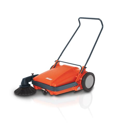 Zamiatarka Hako Sweepmaster M600 w akcji wewnątrz budynku