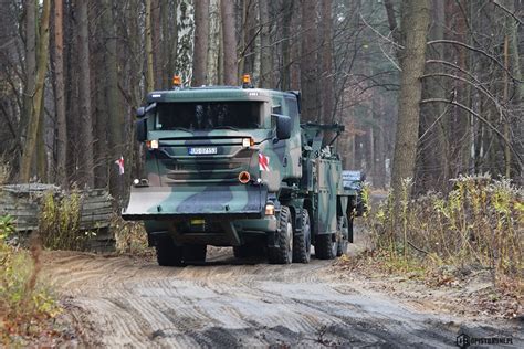 Polski Ciężki Kołowy Pojazd Ewakuacji i Ratownictwa Technicznego (CKPEiRT) na poligonie