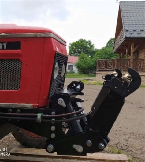 Zdjęcie wieszaka lewego kpl. do ciągnika MTZ/Pronar
