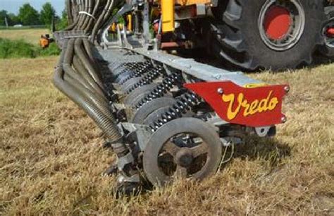 Diagram of Vredo V-disc system showing seed placement and closing