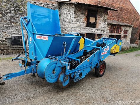 zdjęcie sadzarki Agromet Pionier S222/1 w akcji