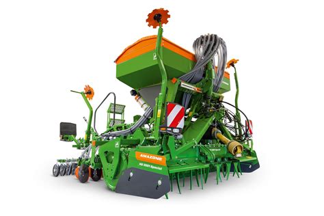 Agregat uprawowo-siewny pneumatyczny Fenix 3000/3 w polu