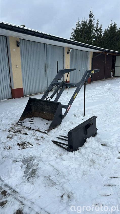 Zdjęcie ładowacza Wol-Met TUR 2 zamontowanego na ciągniku