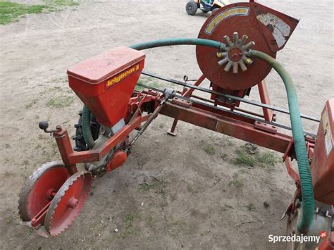 Siewnik do kukurydzy i słonecznika w Farming Simulator 17