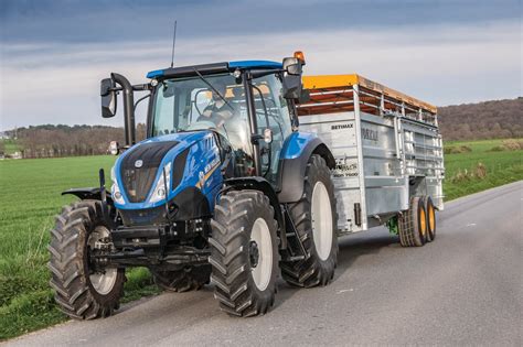 The New Holland T6.125 S tractor at work in the field.