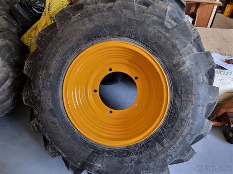 Michelin Power CL na koparkoładowarce JCB
