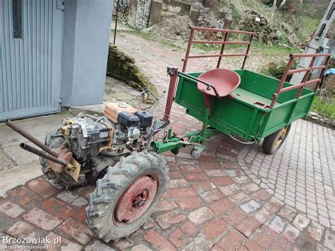 Historyczny traktor jednoosiowy Dzik-1 (rysunek techniczny lub archiwalne zdjęcie)