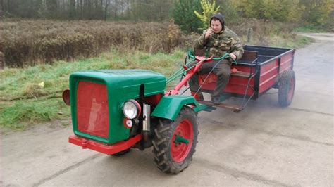 Traktor Dzik-21 w wersji WUKO z przyczepą PM-5