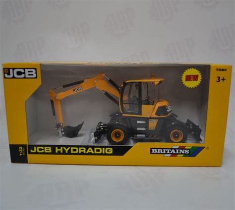 Zdjęcie przedstawiające różnorodne modele koparek i koparko-ładowarek JCB