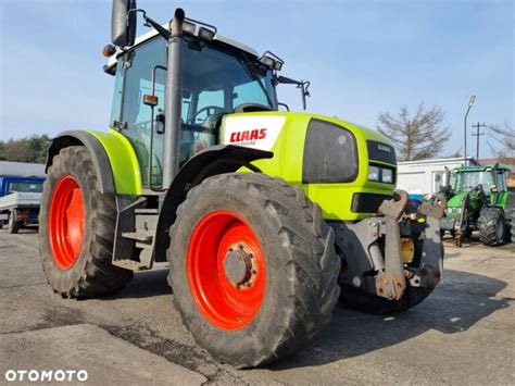 Ciągnik Claas Ares podczas transportu
